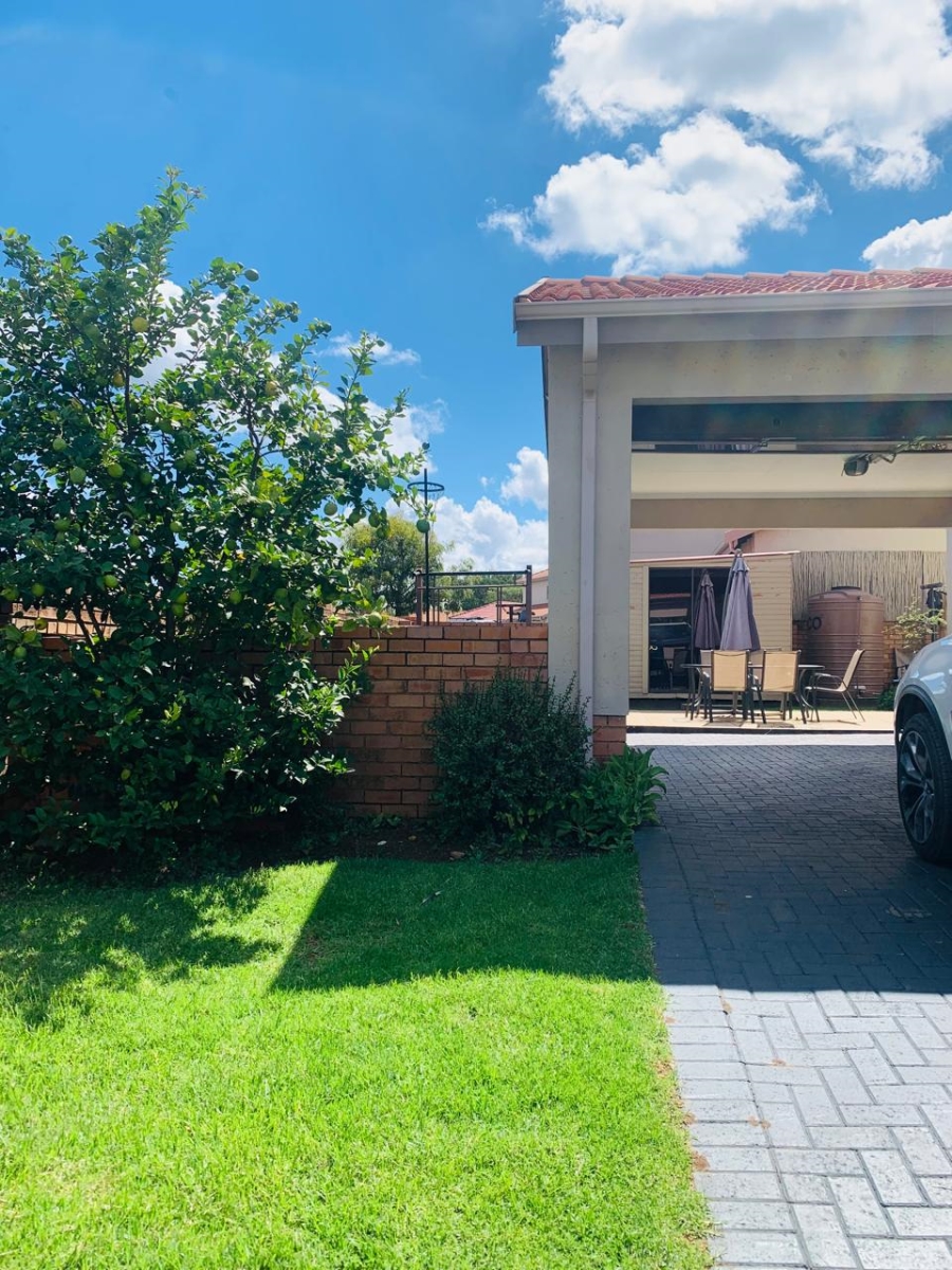 3 Bedroom Property for Sale in Jackaroo Park Mpumalanga