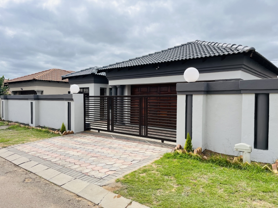 To Let 4 Bedroom Property for Rent in Mineralia Mpumalanga