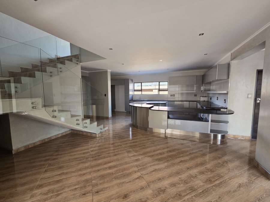 7 Bedroom Property for Sale in Aerorand Mpumalanga