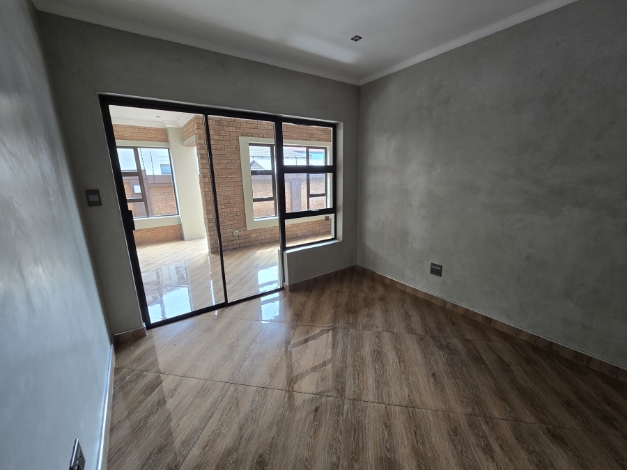 7 Bedroom Property for Sale in Aerorand Mpumalanga