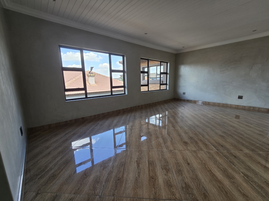 7 Bedroom Property for Sale in Aerorand Mpumalanga