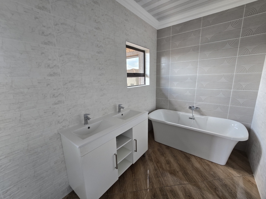 7 Bedroom Property for Sale in Aerorand Mpumalanga