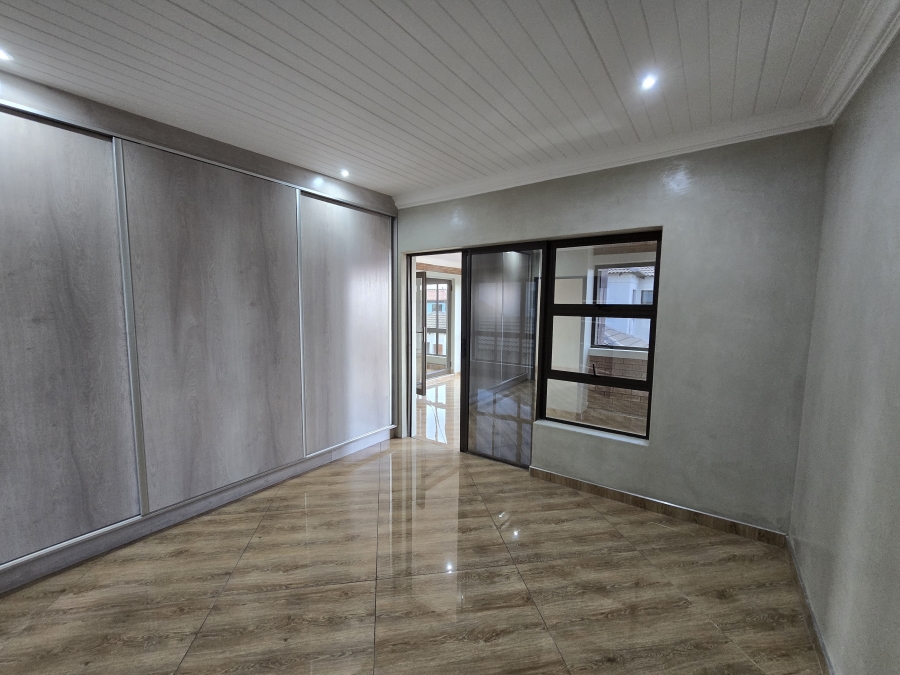 7 Bedroom Property for Sale in Aerorand Mpumalanga