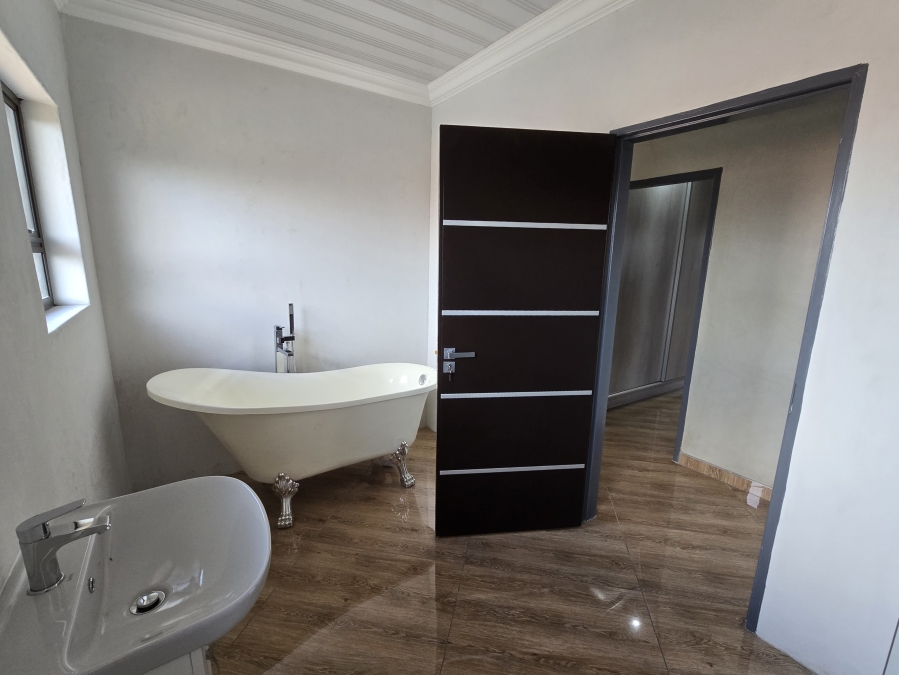 7 Bedroom Property for Sale in Aerorand Mpumalanga