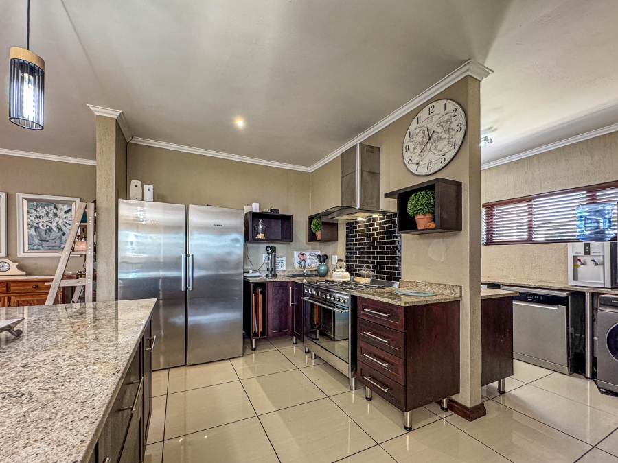 4 Bedroom Property for Sale in Sonheuwel Ext 1 Mpumalanga