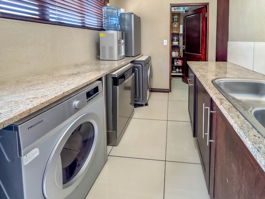 4 Bedroom Property for Sale in Sonheuwel Ext 1 Mpumalanga