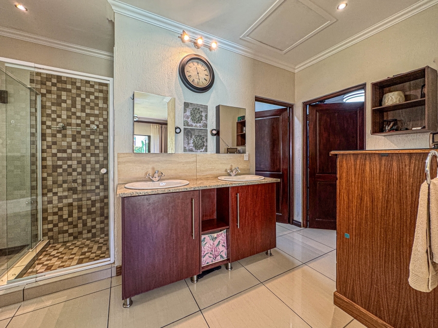 4 Bedroom Property for Sale in Sonheuwel Ext 1 Mpumalanga