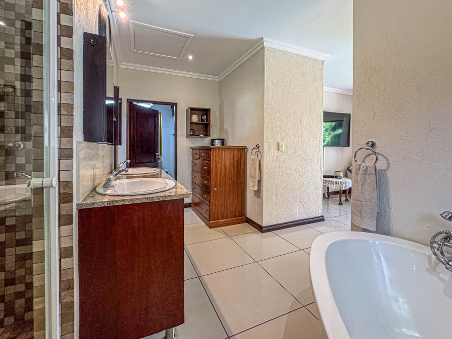 4 Bedroom Property for Sale in Sonheuwel Ext 1 Mpumalanga