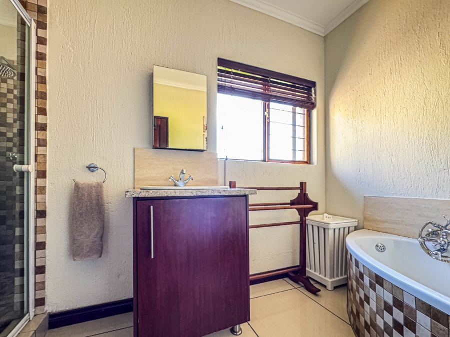 4 Bedroom Property for Sale in Sonheuwel Ext 1 Mpumalanga