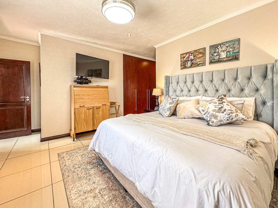 4 Bedroom Property for Sale in Sonheuwel Ext 1 Mpumalanga