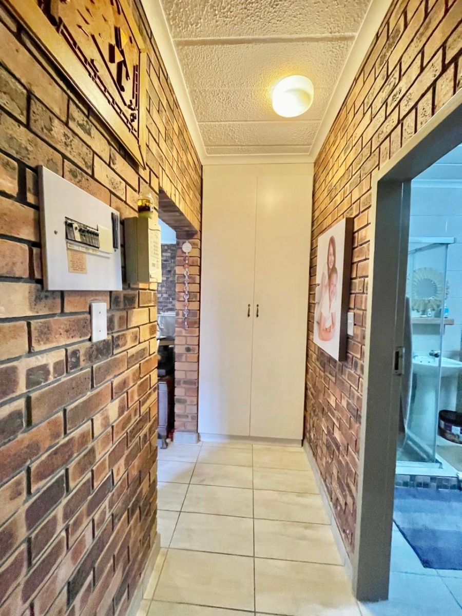 1 Bedroom Property for Sale in Trichardt Mpumalanga