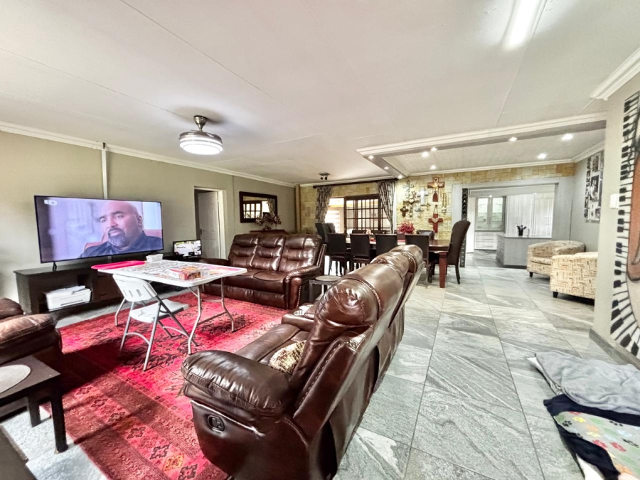 3 Bedroom Property for Sale in Cosmosrand Mpumalanga