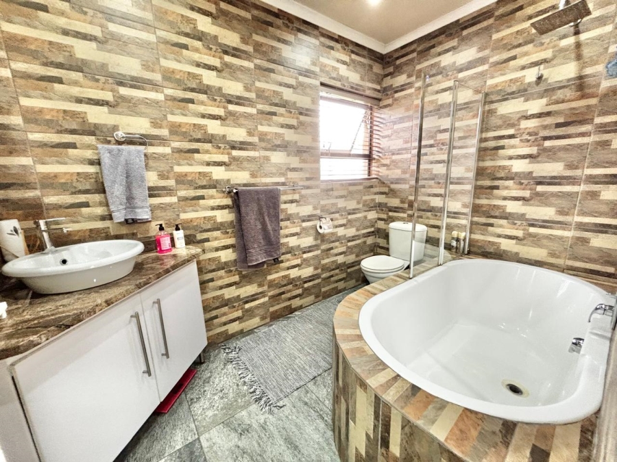 3 Bedroom Property for Sale in Cosmosrand Mpumalanga