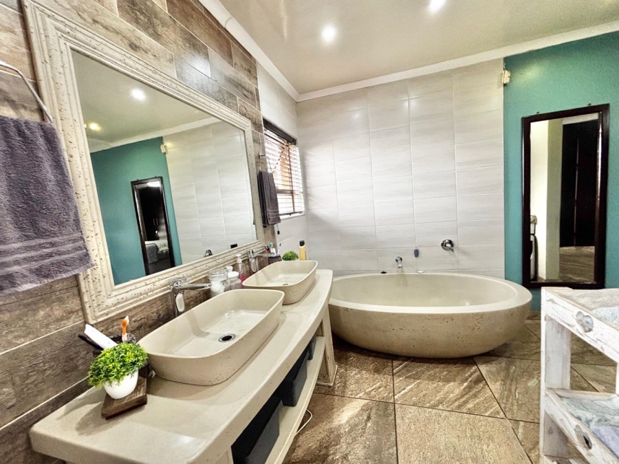 3 Bedroom Property for Sale in Cosmosrand Mpumalanga