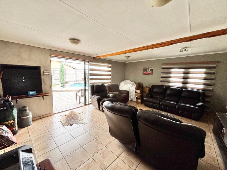 3 Bedroom Property for Sale in Cosmosrand Mpumalanga
