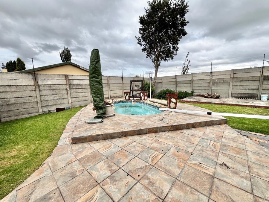 3 Bedroom Property for Sale in Cosmosrand Mpumalanga