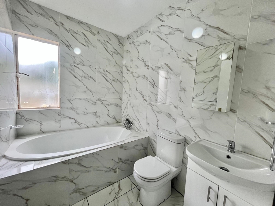 2 Bedroom Property for Sale in Nelspruit Ext 37 Mpumalanga