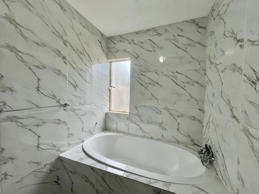 2 Bedroom Property for Sale in Nelspruit Ext 37 Mpumalanga