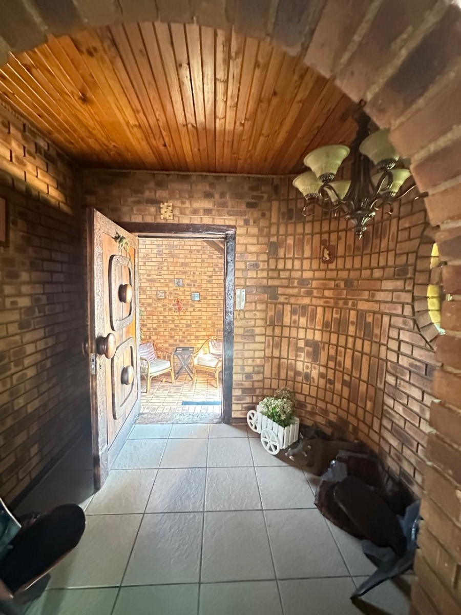 5 Bedroom Property for Sale in Reyno Ridge Mpumalanga