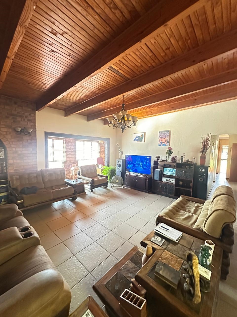 5 Bedroom Property for Sale in Reyno Ridge Mpumalanga