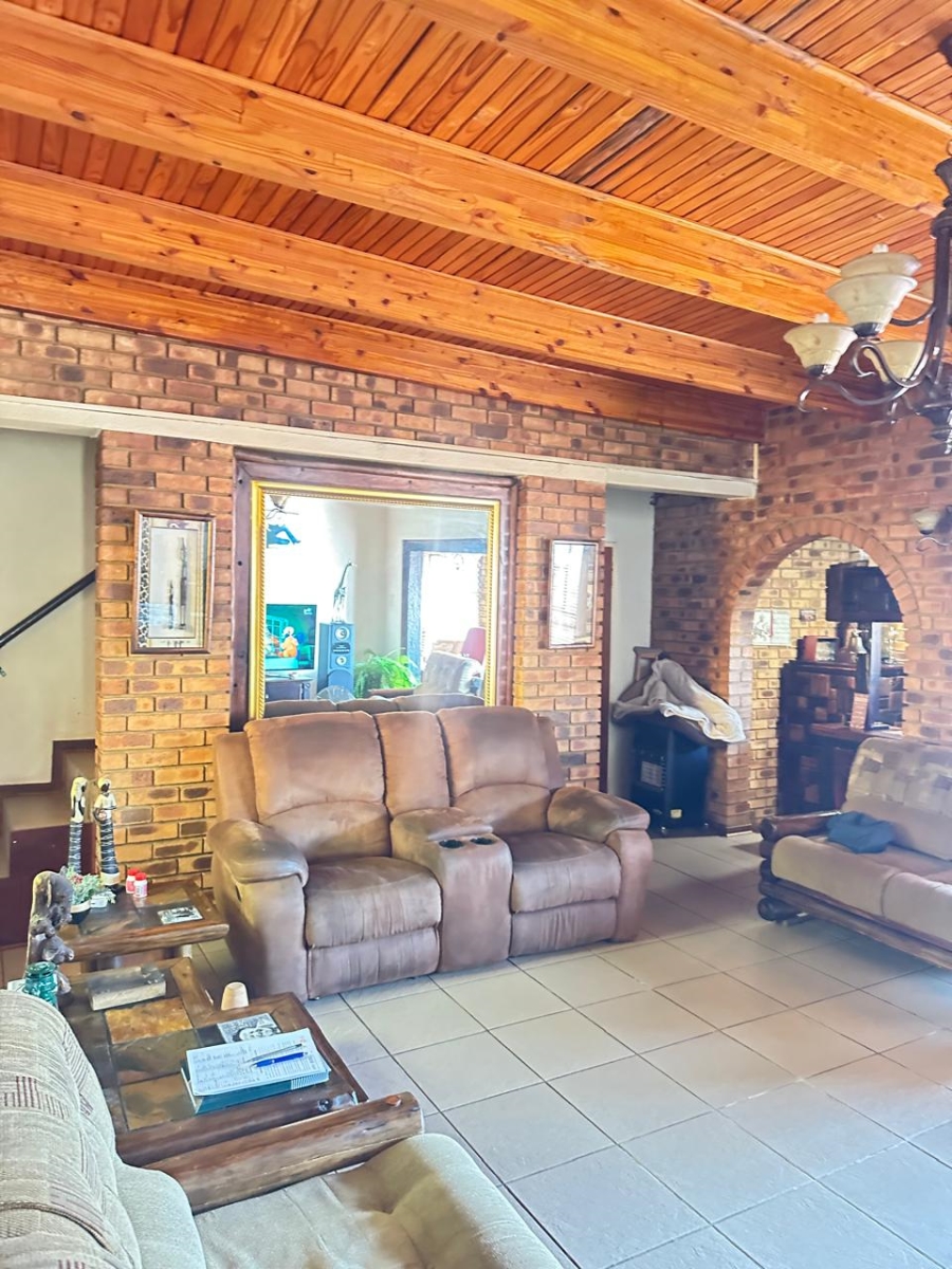 5 Bedroom Property for Sale in Reyno Ridge Mpumalanga
