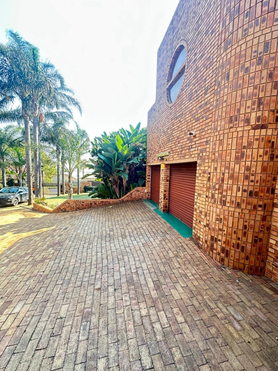 5 Bedroom Property for Sale in Reyno Ridge Mpumalanga