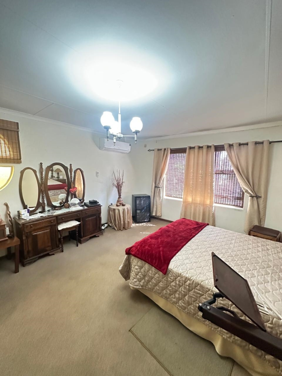 5 Bedroom Property for Sale in Reyno Ridge Mpumalanga