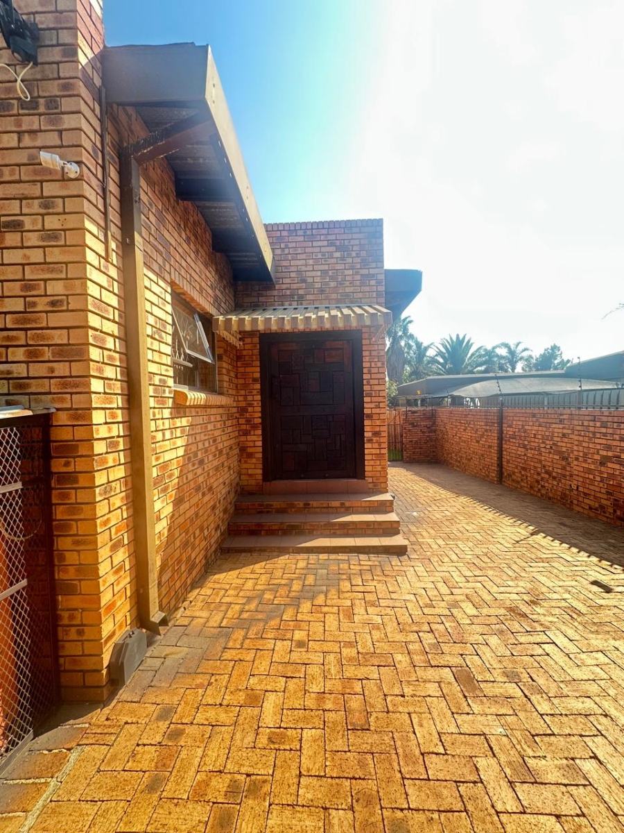 5 Bedroom Property for Sale in Reyno Ridge Mpumalanga