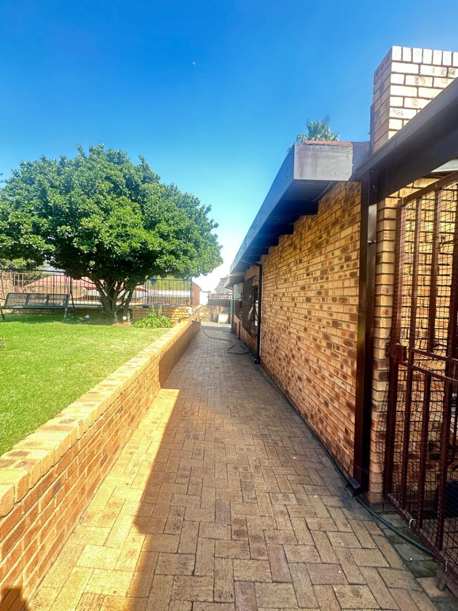 5 Bedroom Property for Sale in Reyno Ridge Mpumalanga