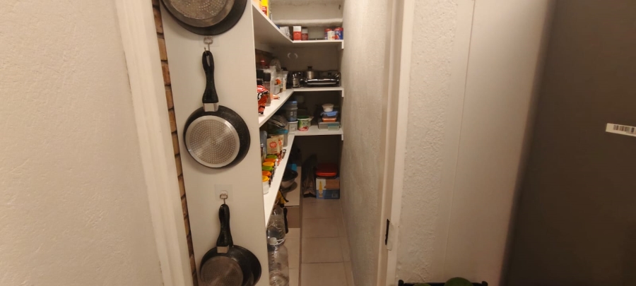 To Let 1 Bedroom Property for Rent in Sonheuwel Ext 1 Mpumalanga