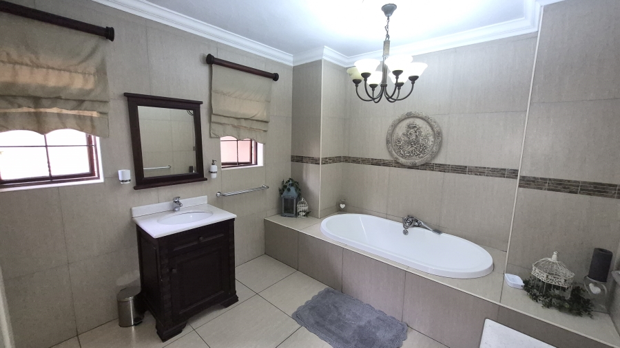 4 Bedroom Property for Sale in Die Heuwel Mpumalanga