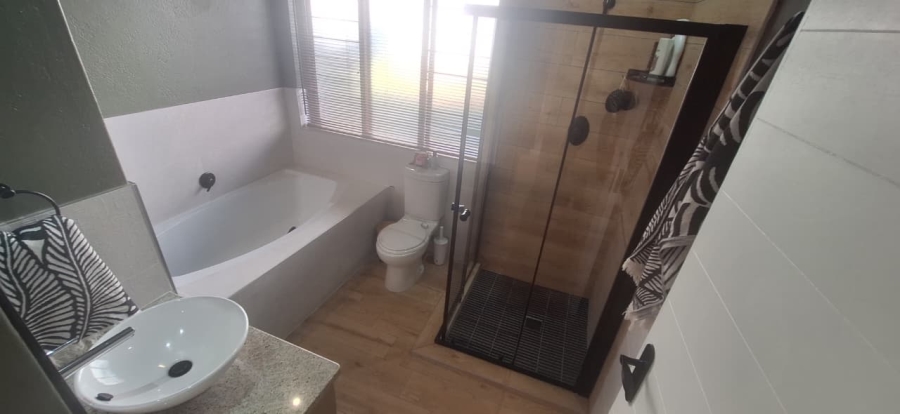 To Let 3 Bedroom Property for Rent in Sonheuwel Ext 1 Mpumalanga