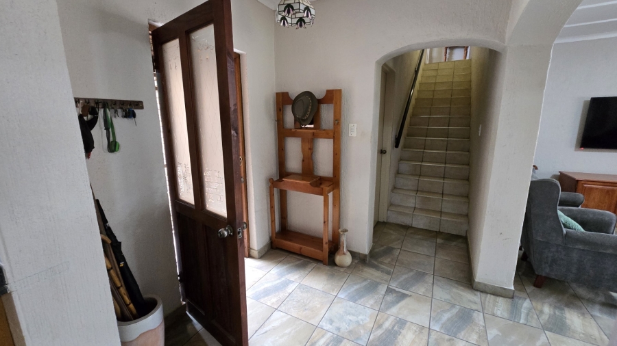 To Let 3 Bedroom Property for Rent in Colts Hill Mpumalanga