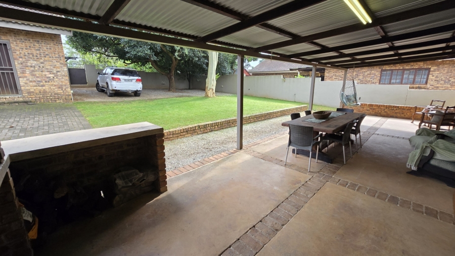 To Let 3 Bedroom Property for Rent in Colts Hill Mpumalanga