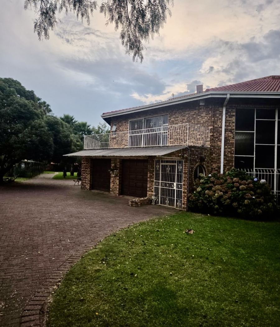 4 Bedroom Property for Sale in Kromdraai AH Mpumalanga