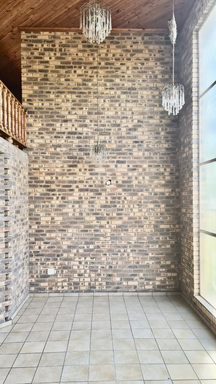 4 Bedroom Property for Sale in Kromdraai AH Mpumalanga