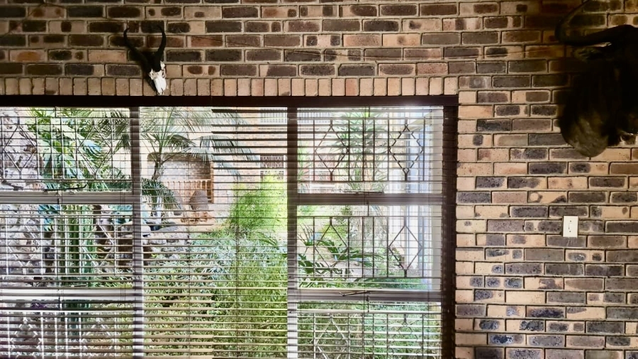 4 Bedroom Property for Sale in Kromdraai AH Mpumalanga