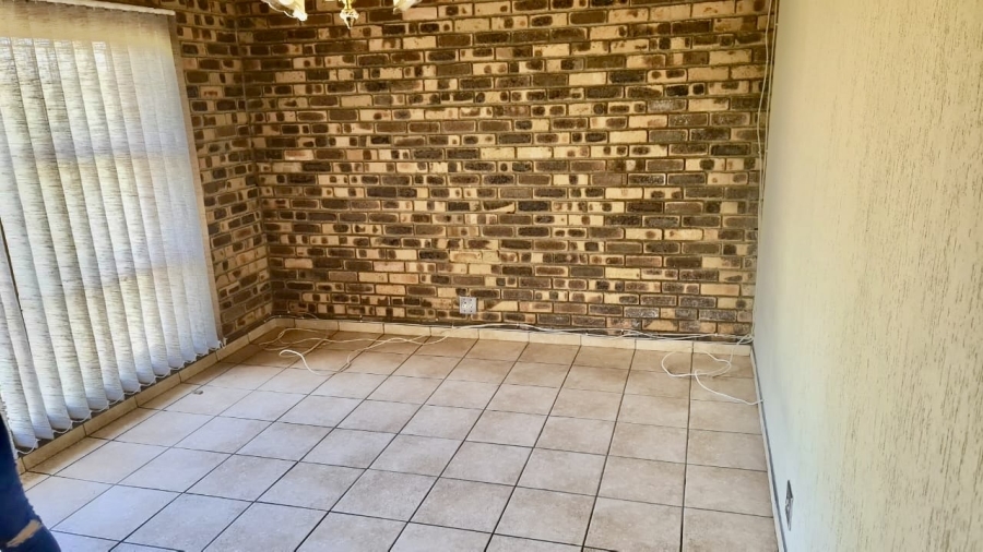 4 Bedroom Property for Sale in Kromdraai AH Mpumalanga