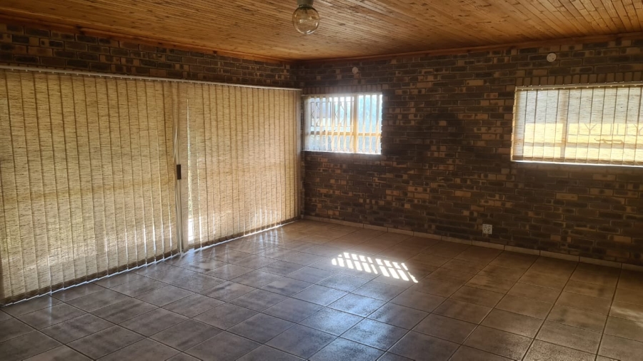 4 Bedroom Property for Sale in Kromdraai AH Mpumalanga