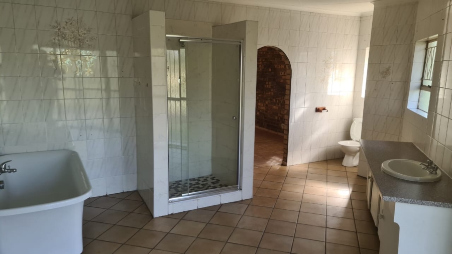 4 Bedroom Property for Sale in Kromdraai AH Mpumalanga