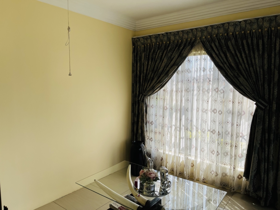 5 Bedroom Property for Sale in Aerorand Mpumalanga