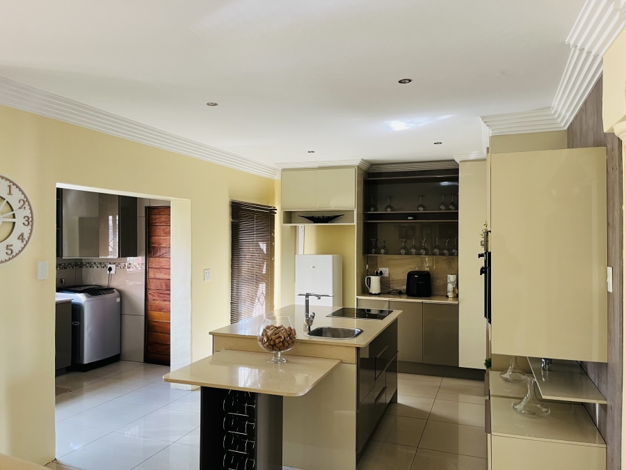 5 Bedroom Property for Sale in Aerorand Mpumalanga