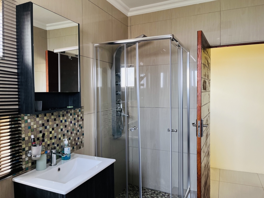 5 Bedroom Property for Sale in Aerorand Mpumalanga