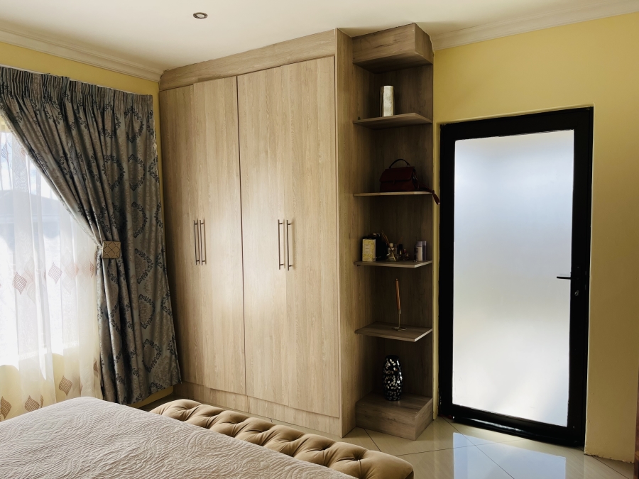 5 Bedroom Property for Sale in Aerorand Mpumalanga