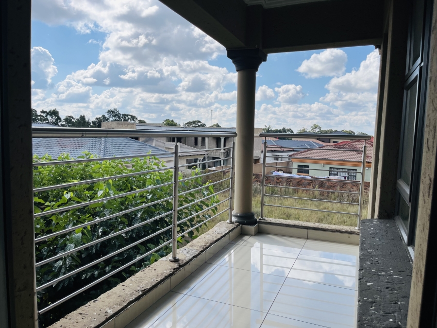 5 Bedroom Property for Sale in Aerorand Mpumalanga