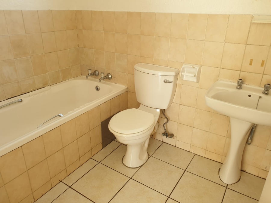 To Let 2 Bedroom Property for Rent in West Acres Mpumalanga