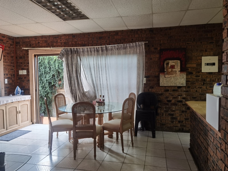 9 Bedroom Property for Sale in Die Heuwel Mpumalanga