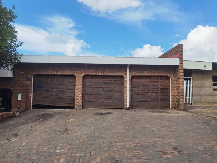 9 Bedroom Property for Sale in Die Heuwel Mpumalanga