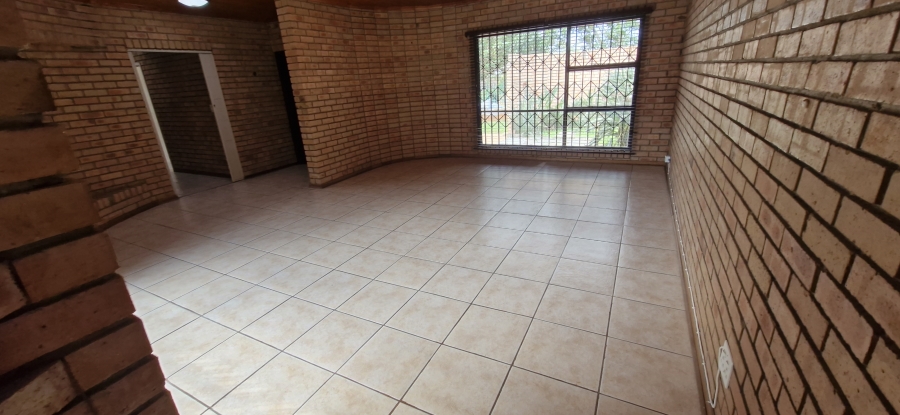 To Let 5 Bedroom Property for Rent in Steiltes Mpumalanga