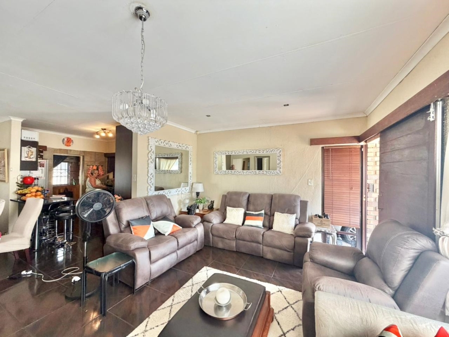 To Let 3 Bedroom Property for Rent in West Acres Mpumalanga